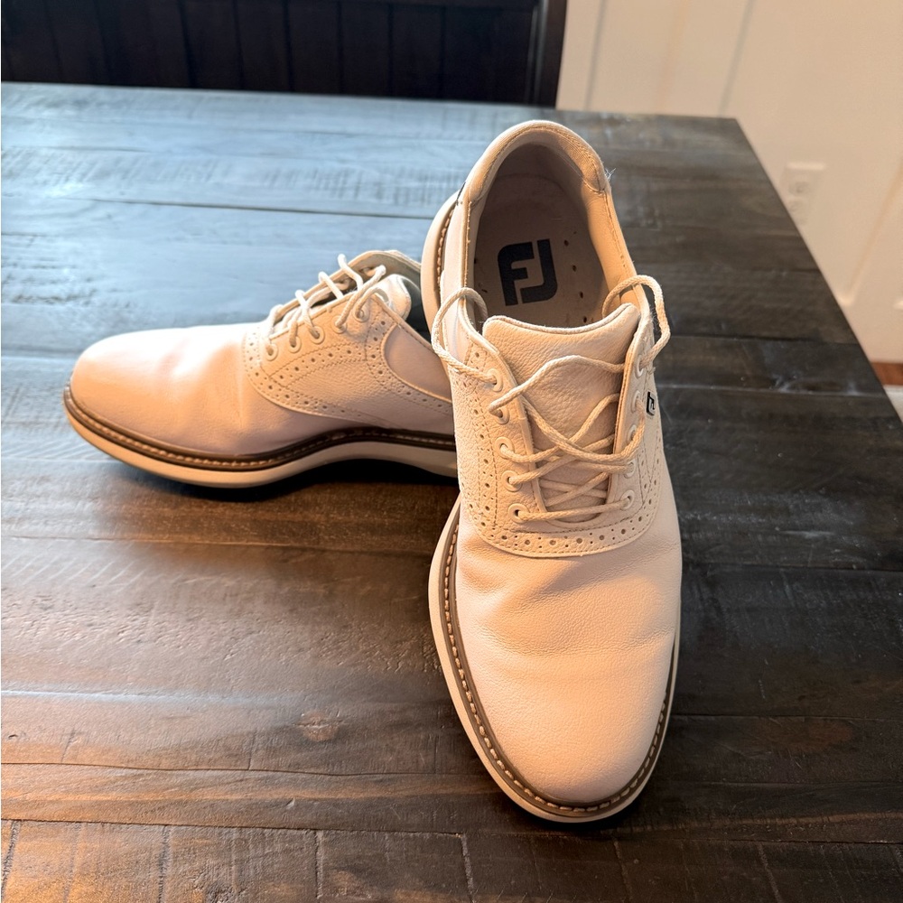 FootJoy Traditions Spiked golf shoes